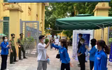 Những hình ảnh cảm động trong ngày đầu thi tốt nghiệp THPT 