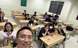 Hình ảnh ấm áp bữa ăn đột xuất trong nhà trường khi học sinh chưa về được nhà