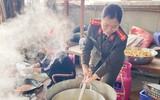 Bữa cơm ấm tình người giữa ngày đông giá