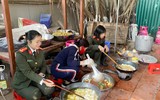 Bữa cơm ấm tình người giữa ngày đông giá