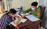 Hình ảnh đẹp của cán bộ chiến sỹ Công an quận Nam Từ Liêm cấp Căn cước công dân trong ngày Quốc tế lao động