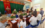Hình ảnh đẹp của cán bộ chiến sỹ Công an quận Nam Từ Liêm cấp Căn cước công dân trong ngày Quốc tế lao động