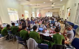 Hình ảnh đẹp của cán bộ chiến sỹ Công an quận Nam Từ Liêm cấp Căn cước công dân trong ngày Quốc tế lao động