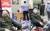 Hình ảnh đẹp trong chương trình “Sắc hồng tuổi trẻ” vì cộng đồng