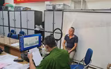  Công an Hà Nội miệt mài cấp định danh điện tử cho công dân trong dịp nghỉ lễ