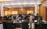Hình ảnh lực lượng Công an triển khai cấp CCCC gắn chíp cho phạm nhân được đặc xá