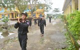 Trung đoàn Cảnh sát cơ động Trung bộ khẩn trương giúp dân khắc phục hậu quả cơn bão Noru