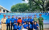 Hình ảnh đẹp người chiến sỹ Công an Thủ đô đồng hành cùng mùa thi tốt nghiệp THPT Quốc gia 2024