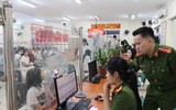 Những công dân đầu tiên thu nhận hồ sơ cấp Thẻ căn cước