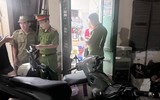 Sáu tổ công tác Công an phường Từ Liêm xuyên đêm tổng kiểm tra hành chính địa bàn