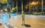 Sáu tổ công tác Công an phường Từ Liêm xuyên đêm tổng kiểm tra hành chính địa bàn