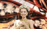 Khoảnh khắc đẹp của Thùy Tiên khi đăng quang 