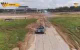 [ẢNH] Đội Việt Nam xuất sắc về đích đầu tiên trong trận hai Tank Biathlon tại Nga