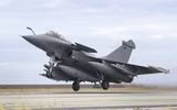 [ẢNH] Ấn Độ thị uy bằng ‘chiến thần’ Rafale gần biên giới Trung Quốc