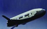 [ẢNH] Lần đầu Mỹ hé lộ khoang máy bay tối mật X-37B, loại vũ khí khiến Trung Quốc e ngại