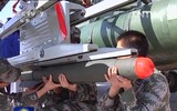 [ẢNH] Trung Quốc bắn tên lửa sát thủ đe dọa hủy diệt xe tăng M1A2 Abrams đảo Đài Loan