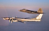 [ẢNH] ‘Chim ăn thịt’ F-22 Mỹ lao lên chặn ‘gấu bay’ Tu-95MS Nga