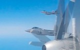 [ẢNH] ‘Chim ăn thịt’ F-22 Mỹ lao lên chặn ‘gấu bay’ Tu-95MS Nga
