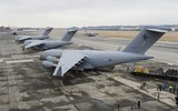 [ẢNH] Vận tải cơ khổng lồ C-17 Mỹ mài bụng tóe lửa tại Afghanistan