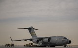 [ẢNH] Vận tải cơ khổng lồ C-17 Mỹ mài bụng tóe lửa tại Afghanistan