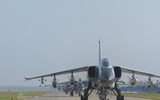 [ẢNH] Trung Quốc cho JH-7 phóng tên lửa thị uy, coi chừng ‘gậy ông đập lưng ông’