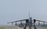 [ẢNH] Trung Quốc cho JH-7 phóng tên lửa thị uy, coi chừng ‘gậy ông đập lưng ông’