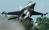 [ẢNH] F-16V đảo Đài Loan chưa kịp đối trọng Su-35S Trung Quốc đã phải nằm đất, vì sao?