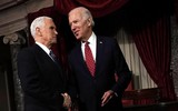 [ẢNH] Phó Tổng thống Pence tuyên bố ông Biden chiến thắng
