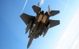 [ẢNH] Tiêm kích F-15EX lao thẳng đứng lên trời, báo hiệu ‘cái kết đắng’ cho đối thủ