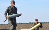 [ẢNH] Ukraine dùng siêu pháo Liên Xô để dội bão lửa vào dân quân miền Đông