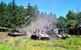 [ẢNH] Pháo tự hành hiện đại nhất Ukraine dội bão lửa xuống miền Đông