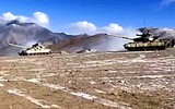 [ẢNH] Trung Quốc triệt thoái quân và xe tăng ra khỏi biên giới với Ấn Độ