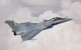 [ẢNH] Tiêm kích Rafale Pháp đâm đứt đường dây điện