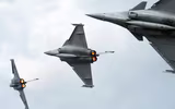 [ẢNH] Tiêm kích Rafale Pháp đâm đứt đường dây điện
