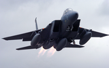 [ẢNH] ‘Đại bàng bất bại’ F-15E Mỹ mạnh ngang máy bay ném bom chiến lược H-6 Trung Quốc
