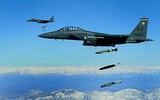 [ẢNH] ‘Đại bàng bất bại’ F-15E Mỹ mạnh ngang máy bay ném bom chiến lược H-6 Trung Quốc