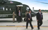 [ẢNH] Trực thăng dành cho Tổng thống Biden có thể đốt cháy bãi cỏ Nhà Trắng