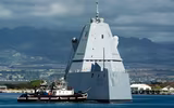 [ẢNH] Vượt sóng cao 6m, khu trục Zumwalt Mỹ phá tan mọi hoài nghi