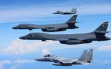 [ẢNH] B-1B Mỹ hạ cánh trên tuyết trắng, bước đi thách thức Mỹ gửi tới Nga tại Bắc Cực?