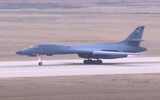 [ẢNH] B-1B Mỹ hạ cánh trên tuyết trắng, bước đi thách thức Mỹ gửi tới Nga tại Bắc Cực?