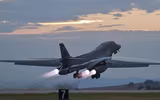 [ẢNH] B-1B Mỹ hạ cánh trên tuyết trắng, bước đi thách thức Mỹ gửi tới Nga tại Bắc Cực?