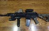 [ẢNH] Khẩu súng mang sức mạnh của AK-47 trong khi chính xác như M16