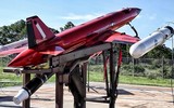 [ẢNH] UAV 700.000 USD của không quân Mỹ trôi dạt trên bãi biển