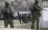 [ẢNH] 'Sát thủ bắn tỉa' VSS Nga được nhìn thấy trong tay quân ly khai Ukraine