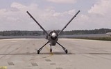 [ẢNH] Phiến quân loan tin bắn hạ UAV Mỹ hóa ra là hàng Trung Quốc
