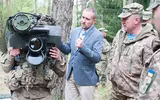 [ẢNH] Được Mỹ trang bị và huấn luyện, Javelin Ukraine sẵn sàng hủy diệt T-72B3 ly khai