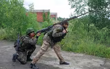 [ẢNH] Quân ly khai dùng súng chống tăng Liên Xô để khoan thủng xe bọc thép Ukraine