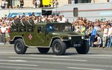 [ẢNH] Ly khai Ukraine sử dụng xe bọc thép Mỹ, sự thật bất ngờ mà Ukraine muốn giấu kín