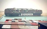 [ẢNH] Giải cứu thành công tàu khổng lồ chắn ngang kênh đào Suez, giá dầu liền giảm