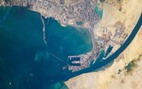[ẢNH] Giải cứu thành công tàu khổng lồ chắn ngang kênh đào Suez, giá dầu liền giảm